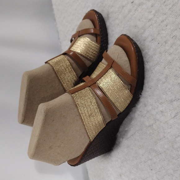 EUC Italian Shoemakers "Mansion" Cognac/Gold Platform Slide Sandals size 7.5M - Picture 1 of 15